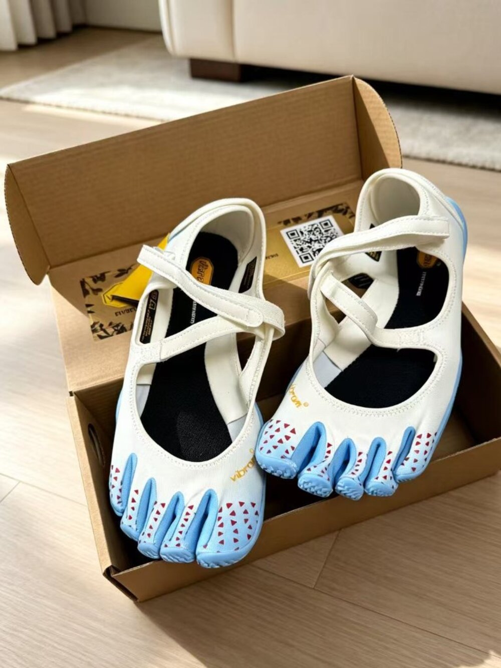 Vibram FiveFingers Mary Jane White & Light Blue | Minimalist Barefoot Toe Sneake